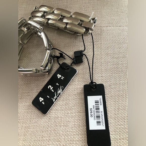 Large silver tone chunky link bracelet - Picture 2 of 3